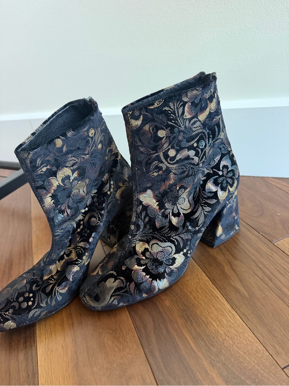 L'Intervalle Made in Spain Velvet Brocade Block Heel Booties Size 40/9 9.5 - Picture 6 of 14